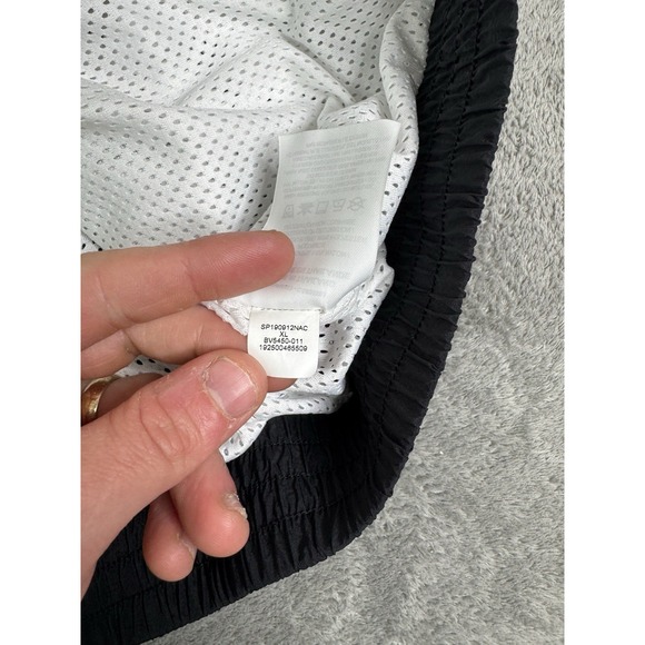 Nike Air Jordan Black and White Windbreaker Jacket - Picture 11 of 15